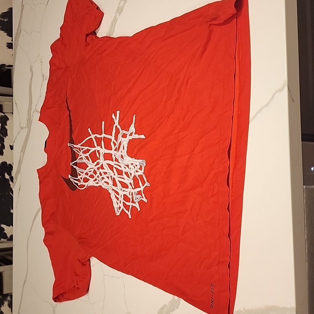 Nike basketball tee men's size medium